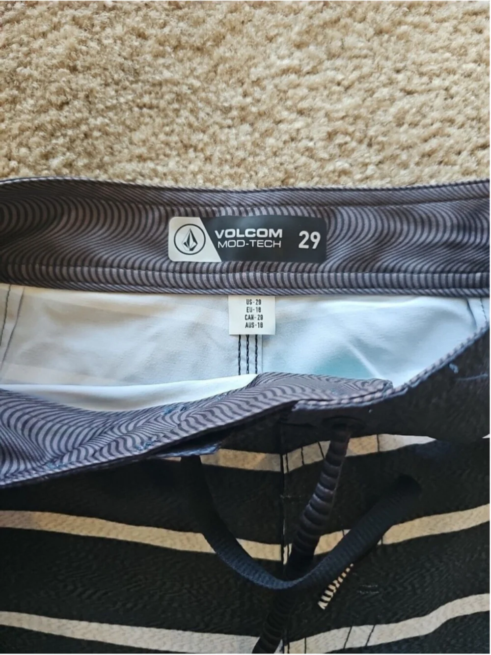 Volcom dive into